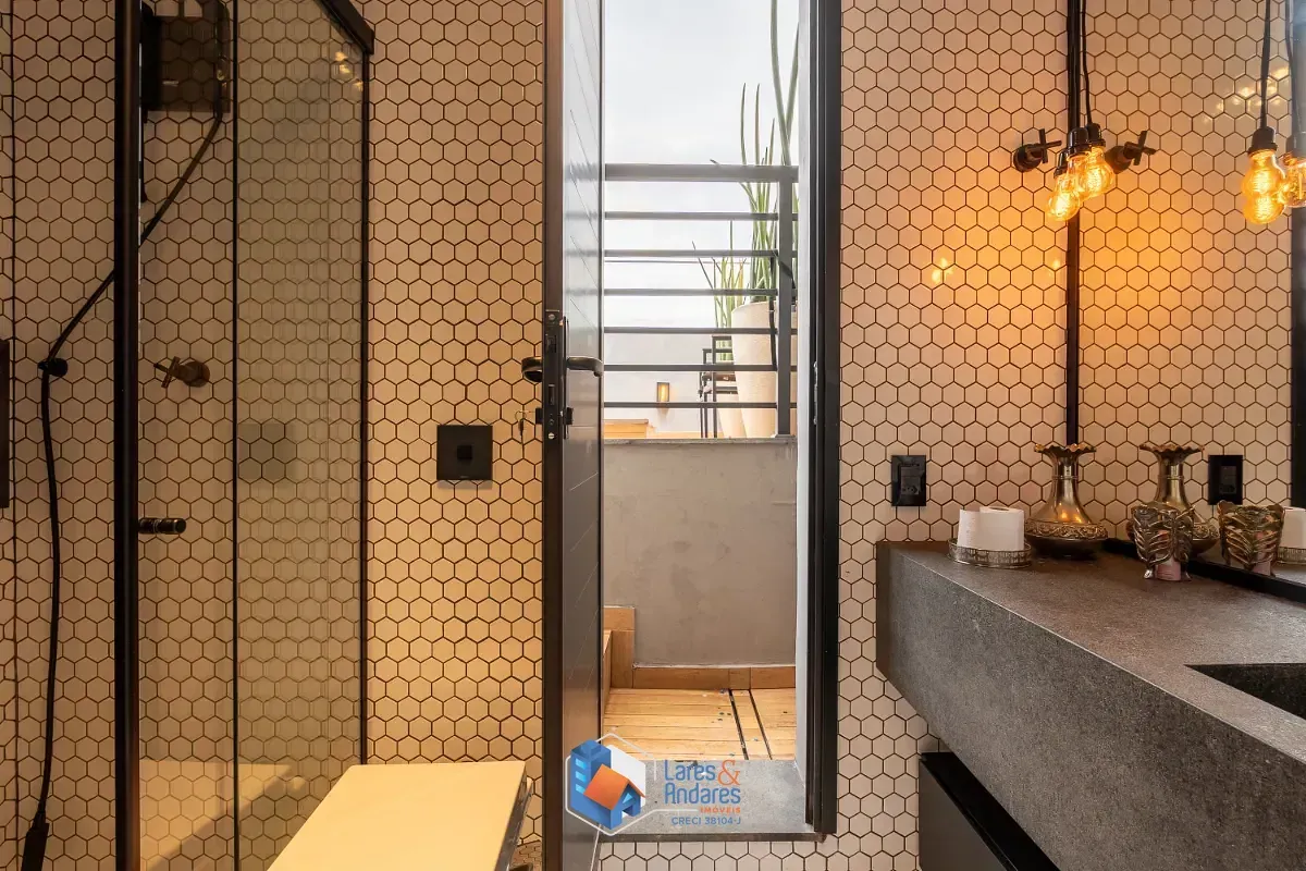 Imagem Cobertura para venda em Indianópolis com 3 quartos, sendo 1 suíte, 245m²