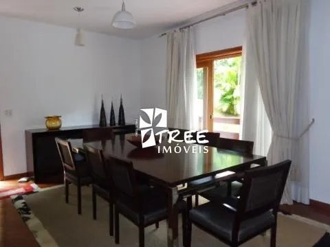 Imagem VENDA DE CASA NO CONDOMÍNIO NOVO HORIZONTE, EM ARUJÁ/SP, semi mobiliada com 3 quartos, suíte c/ hidro, piscina, churrasqueira e 4 vagas. CONSULTE-NOS