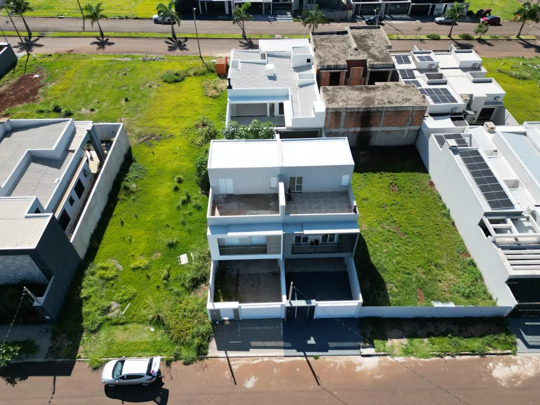 Imagem Sobrado de 248m² com Piscina em Cascavel - Recanto Tropical III - Venda