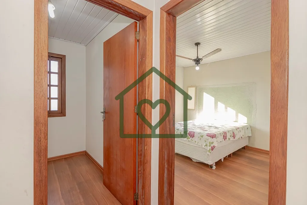 Imagem CASA DE 250m² COM 4 QUARTOS, 3 BANHEIROS, 3 SALAS DE ESTAR, 2 COZINHAS, ESPAÇO GOURMET. COM 3 VAGA...