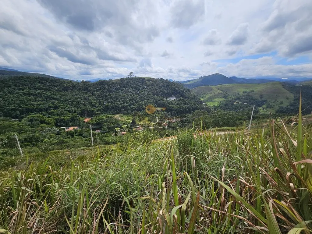 Imagem Terreno em Condomínio para Venda em Teresópolis / RJ no bairro Pessegueiros