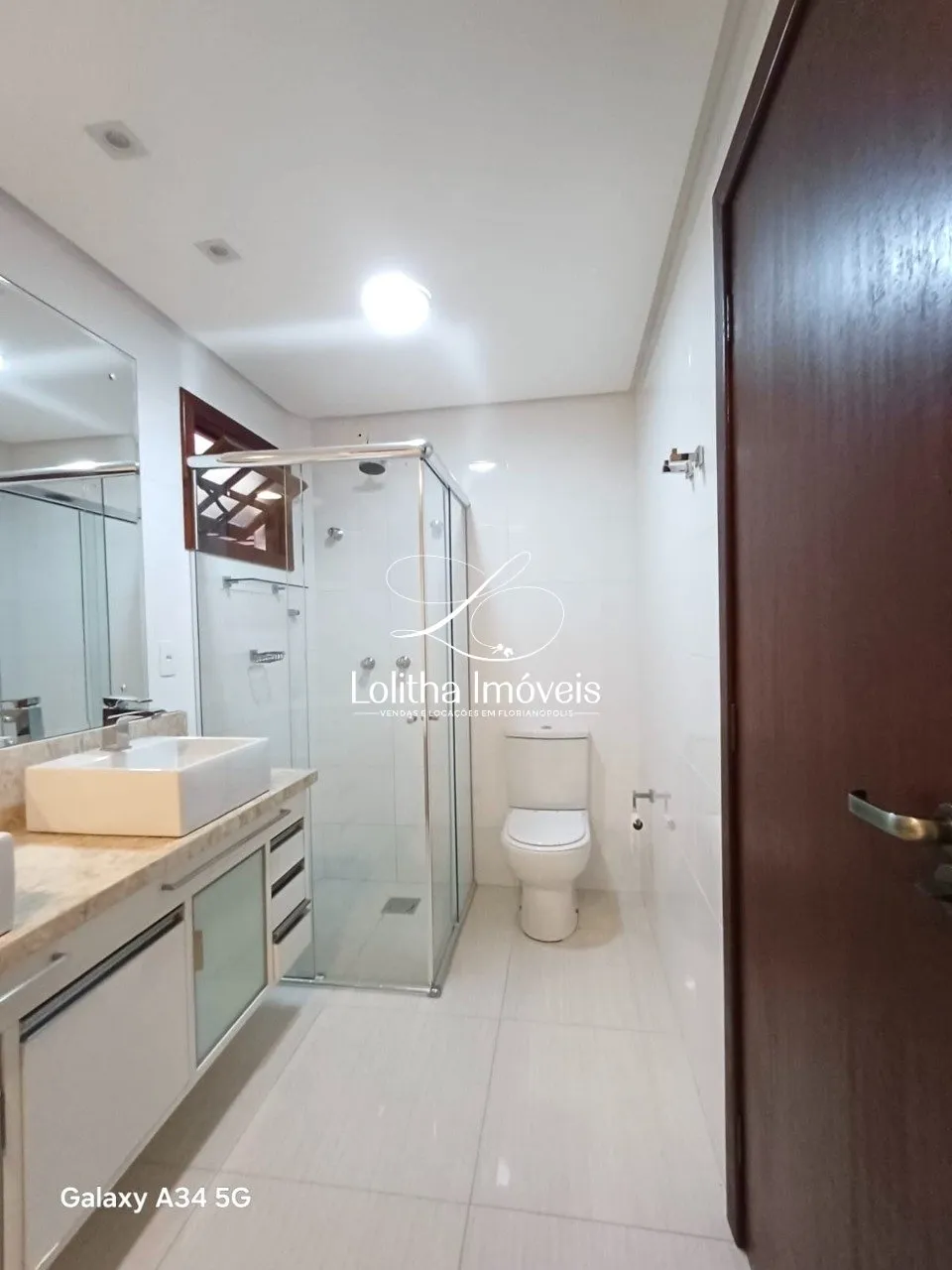 Imagem CASA À VENDA COM 5 QUARTOS NO BAIRRO ABRAÃO - FLORIANÓPOLIS/SC.