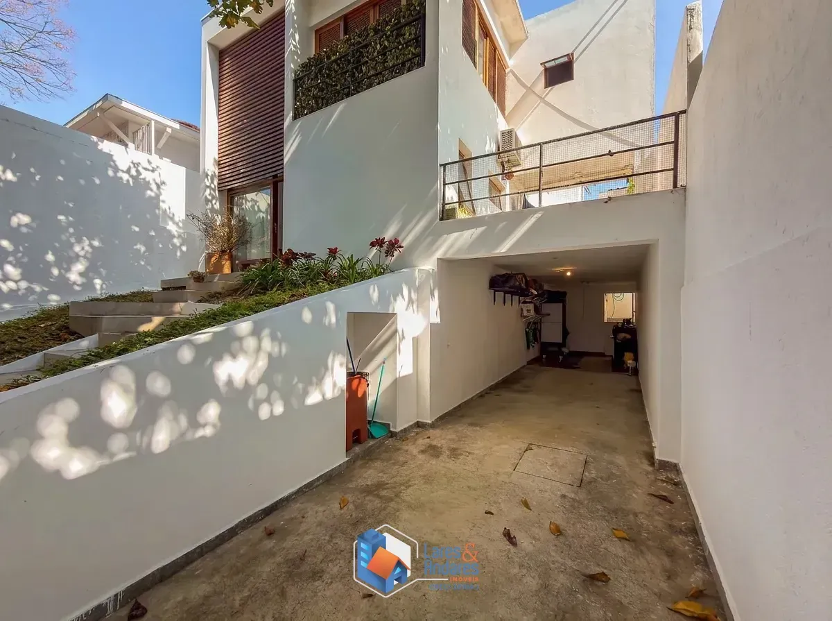 Imagem Casa para venda em Vila Ipojuca com 3 quartos, sendo 3 suítes, 290m²