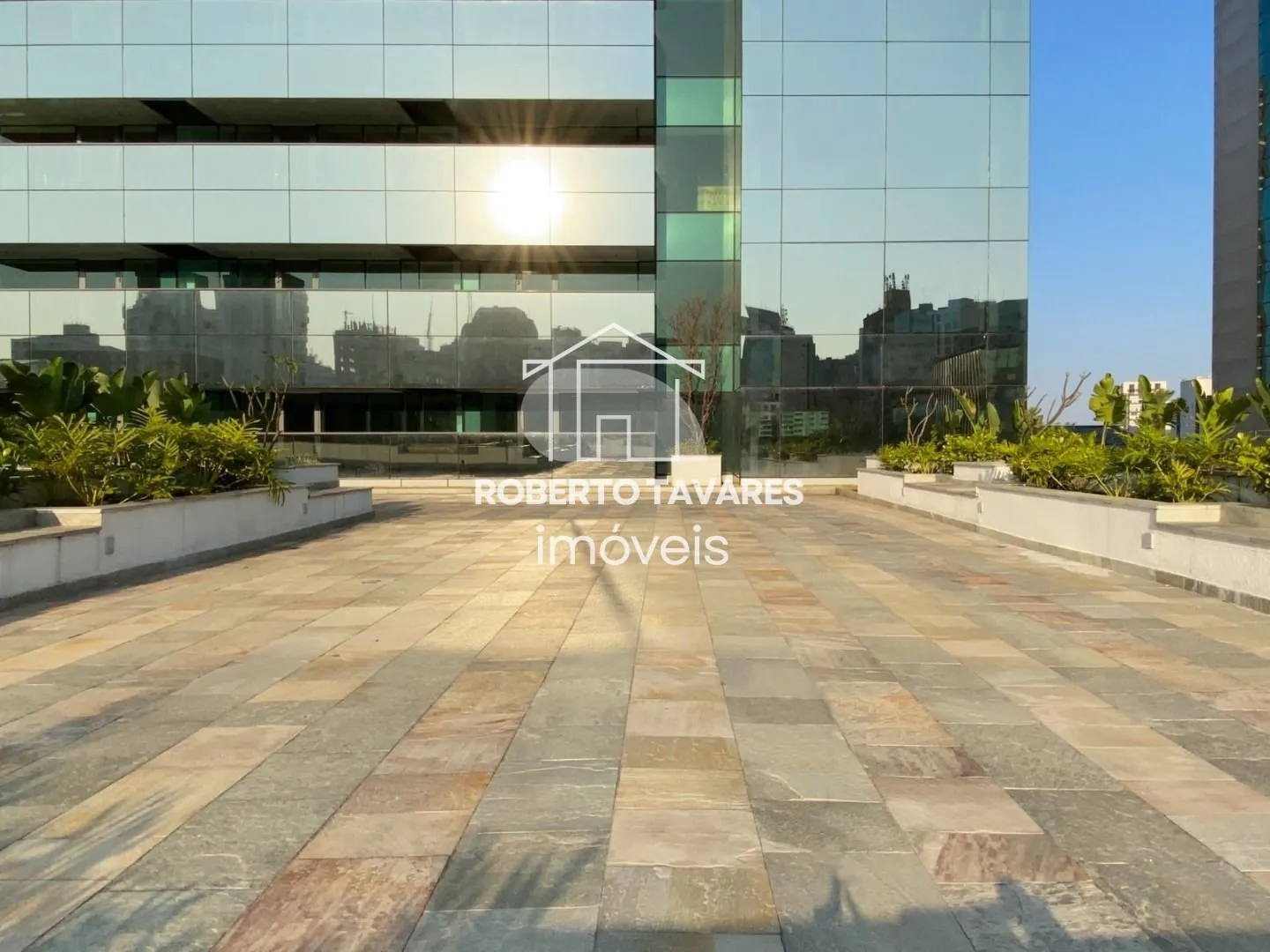 Imagem Prédio Inteiro de 10640m² no bairro Liberdade, em São Paulo
