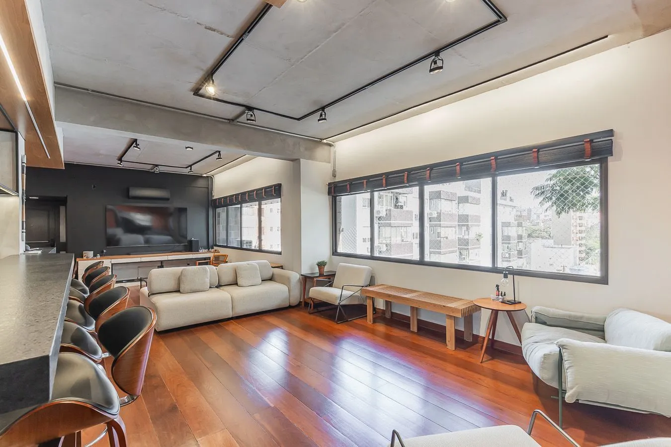 Imagem Apartamento 3 dormitórios, 3 vagas e 259 m² no bairro Auxiliadora.