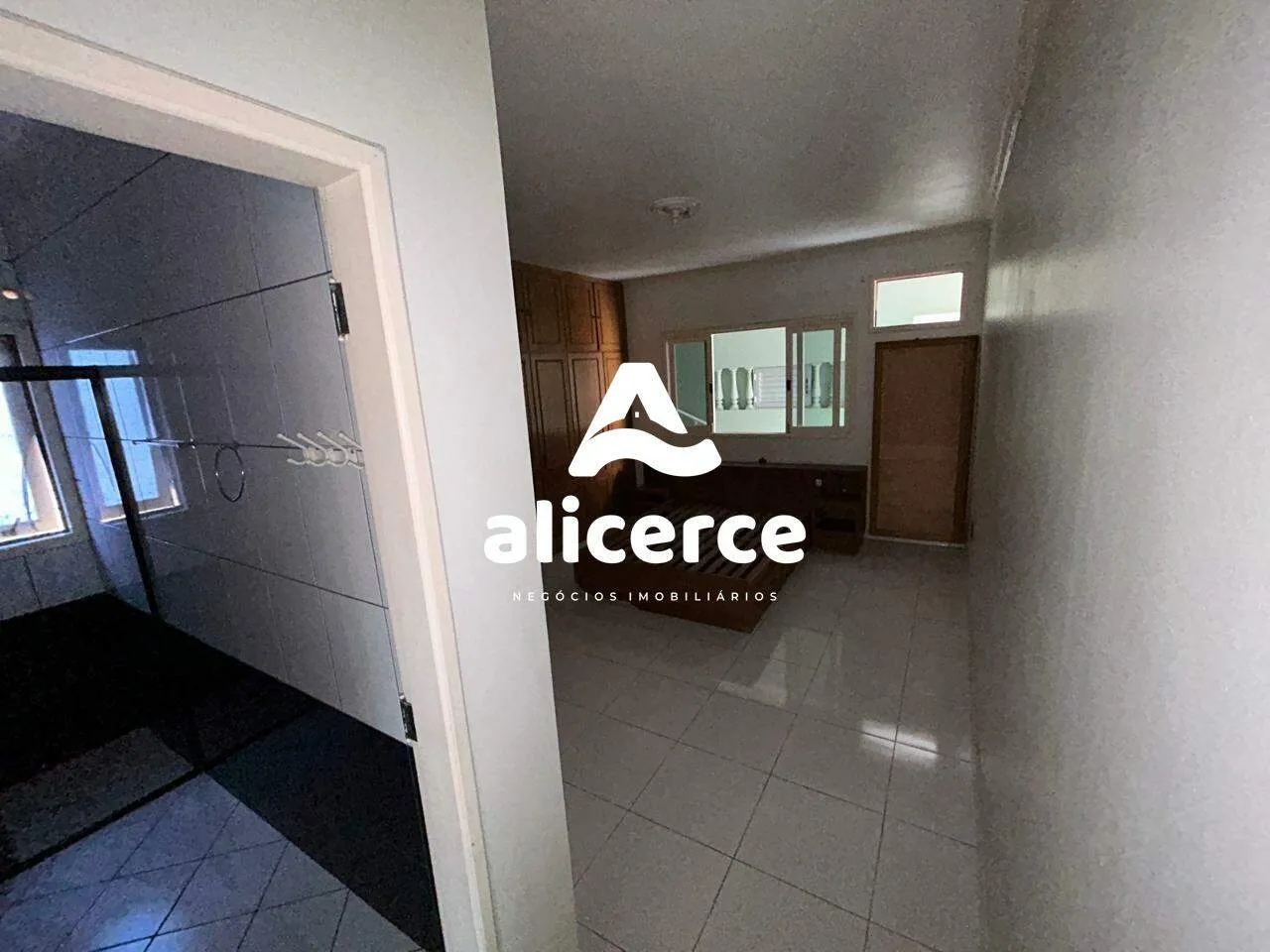 Imagem Casa à venda com 4 quartos 3 suítes, 240m² em Fazenda Santo Antônio São José