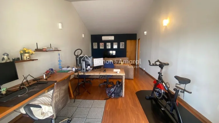 Imagem Casa à venda em Sousas, no San Conrado, em localização cercada por verde e com vista aberta para ...