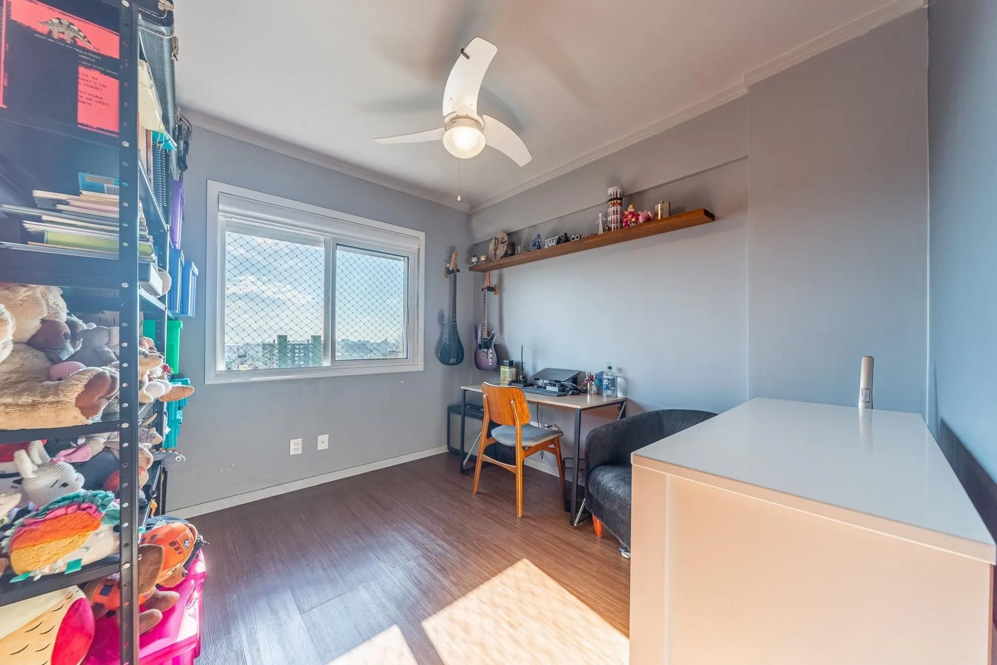 Imagem Apartamento 2 Dormitórios com Suíte e 2 Vagas no Petrópolis - 75m²