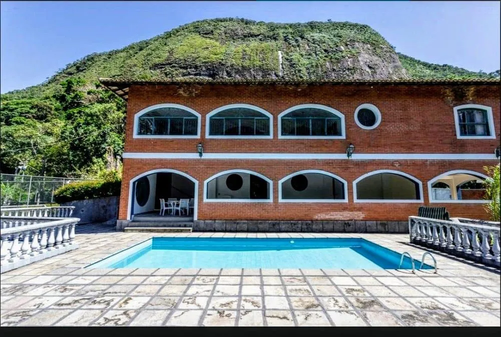 Imagem Casa para Venda em Petrópolis / RJ no bairro Fazenda Inglesa