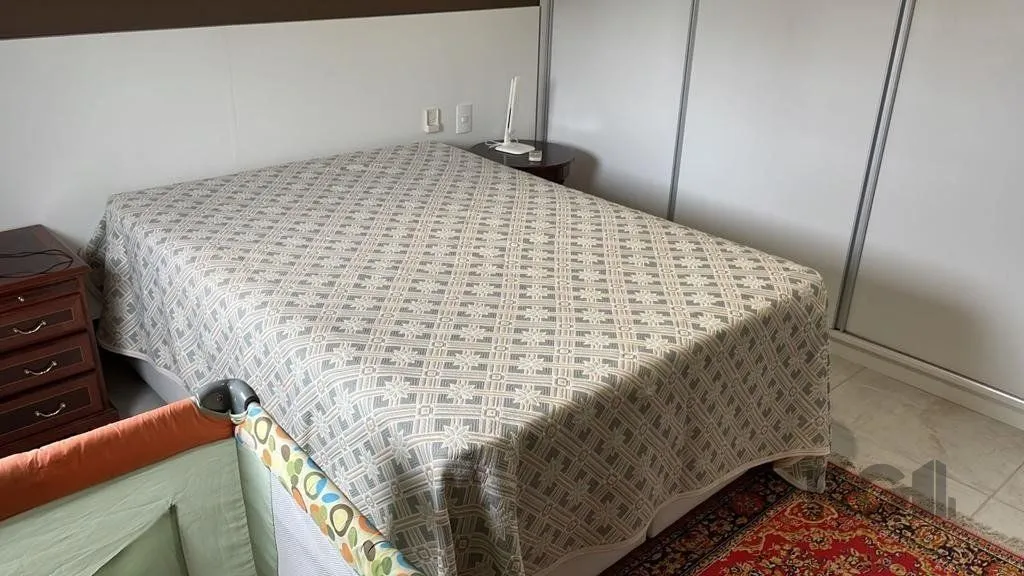 Imagem Casa no Condomínio Rossi 4 Dormitórios