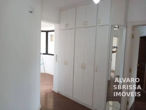 Imagem Apartamento com 4 vagas, 4 dormitórios sendo 2 suítes, todos com armários, portas balcões, venezianas automáticas e lindas vistas. 287m2. 1 por andar
