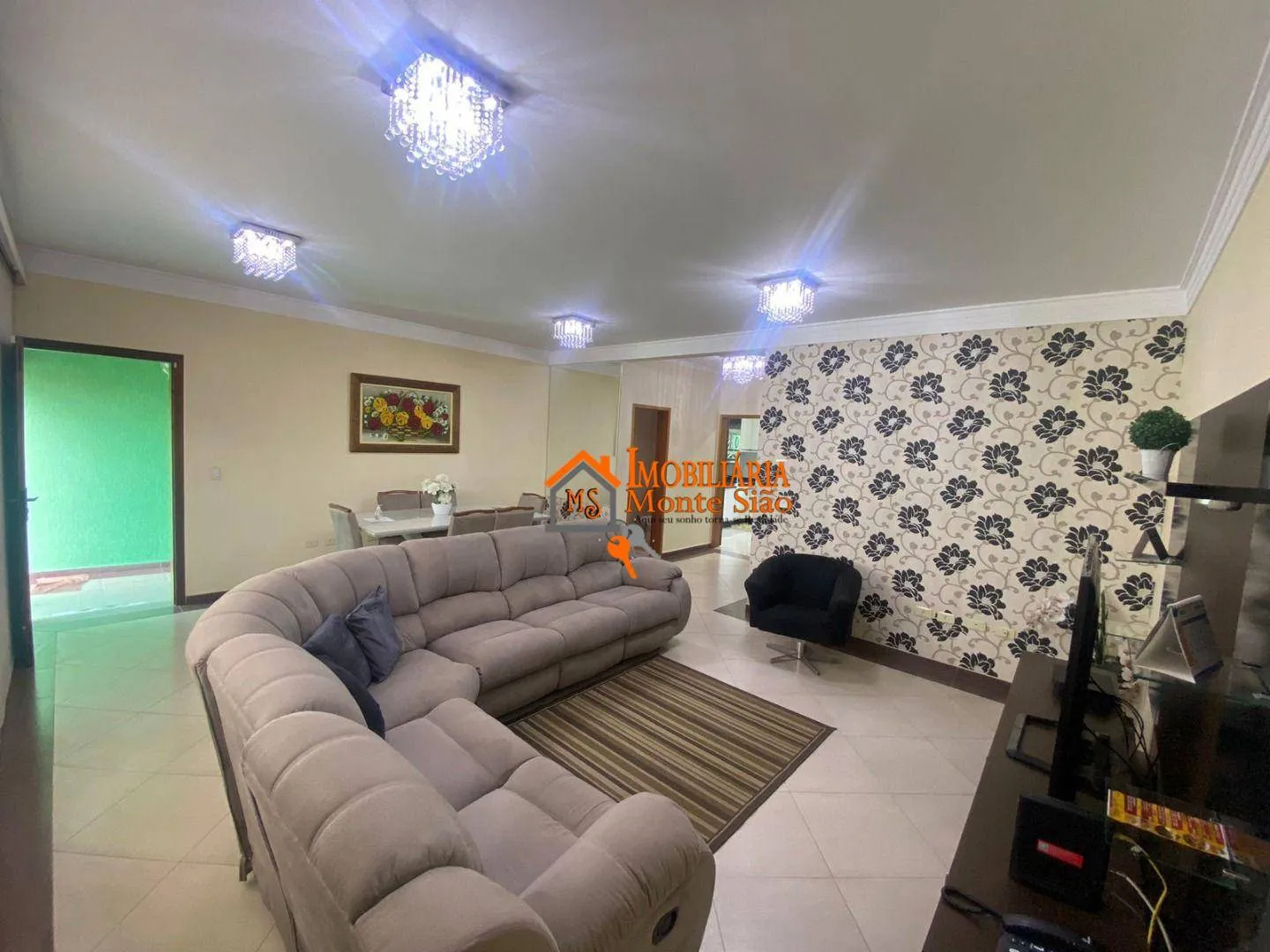 Foto do imóvel Sobrado a venda e locação, mobiliado, com 3 suítes e 4 vagas de garagem - Santa Mena - Guarulhos/SP
