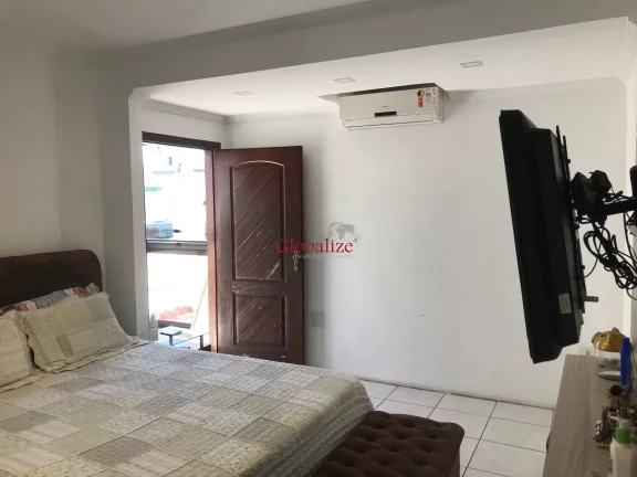 Imagem SOBRADO, 4 QUARTOS, 3 SUÍTES, 1 QUATRO DE EMPREGADA COM BANHEIRO, GARAGEM COBERTA, PISCINA E CHURRASQUEIRA