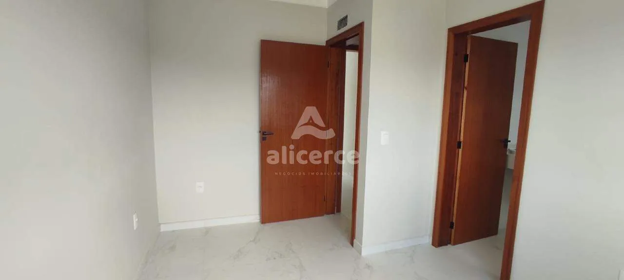 Imagem Sobrado à venda com 2 quartos 2 suítes, 84m² em Potecas São José