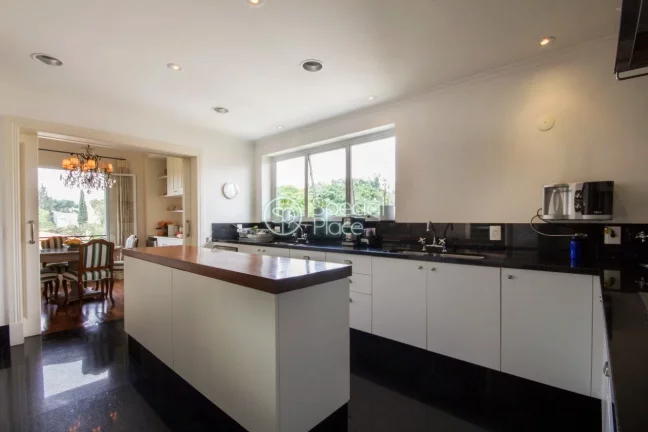 Imagem Excelente apartamento com 367m² na melhor rua do Jardim Guedala. Ótima planta com ambientes amplos...