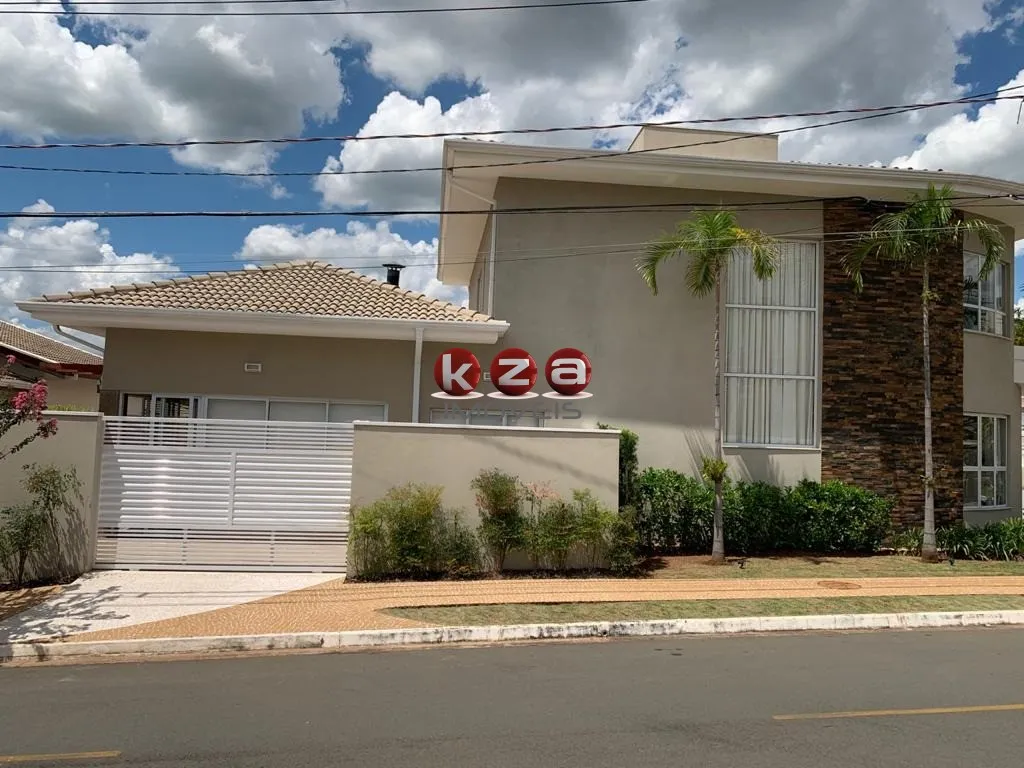 Imagem Impecável casa em condomínio à venda em Valinhos-SP, bairro Pinheiro: 3 quartos, 3 suítes, 3 salas, 5 banheiros, 4 vagas, 265m².