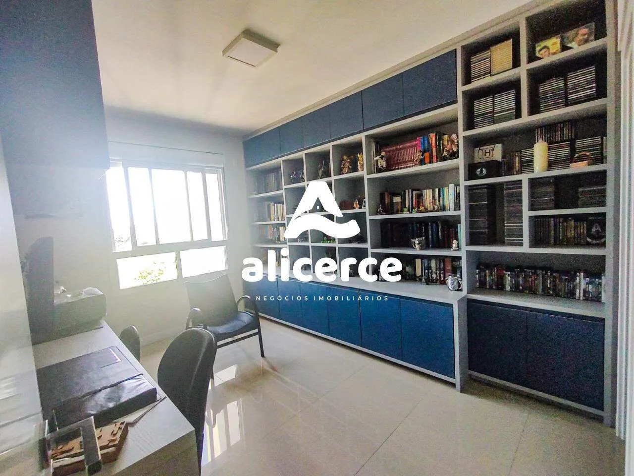Imagem Apartamento à venda com 3 quartos 2 suítes, 137,3m² em Estreito Florianópolis