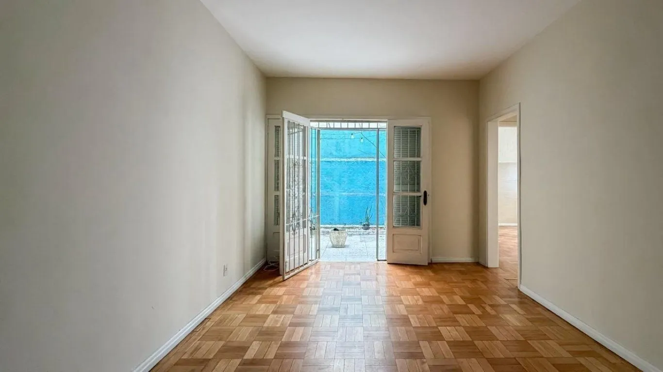 Imagem Apartamento com 2 quartos e 77m² à venda em Bom Fim, Porto Alegre. Rua Tomaz Flores, Bom Fim, Porto Alegre