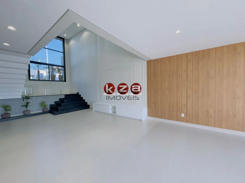 Imagem Imóvel de alto padrão em condomínio fechado: casa com 3 suítes e 2 vagas na melhor localização de Valinhos-SP, Condomínio Villa do Sol.