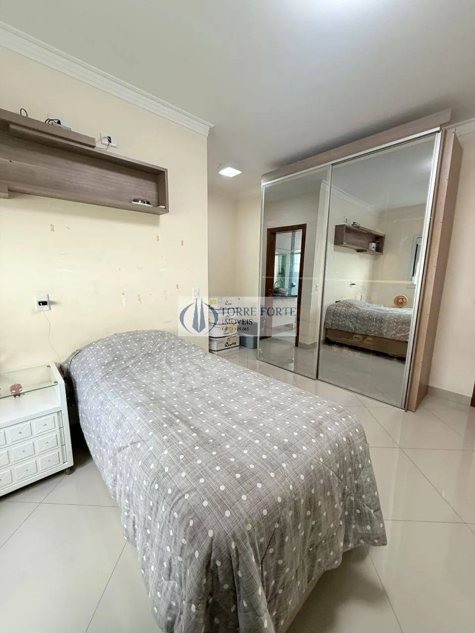 Imagem Linda casa com 4 dormitorios 4 suites 2 vagas na Penha.