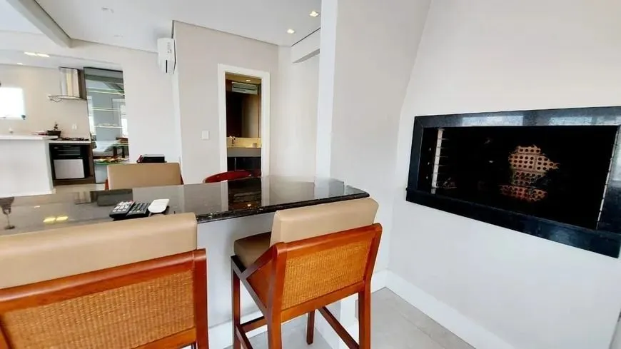 Imagem Cobertura 3 quartos, 235² privativos, com piscina, no Moinhos de Vento