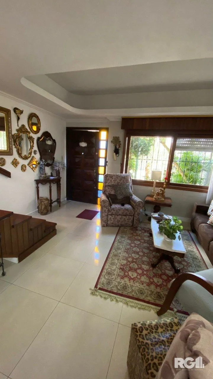 Imagem CASA AMPLA 3 DORMITÓRIOS NO ANDAR SUPERIOR NA CIDADE BAIXA .