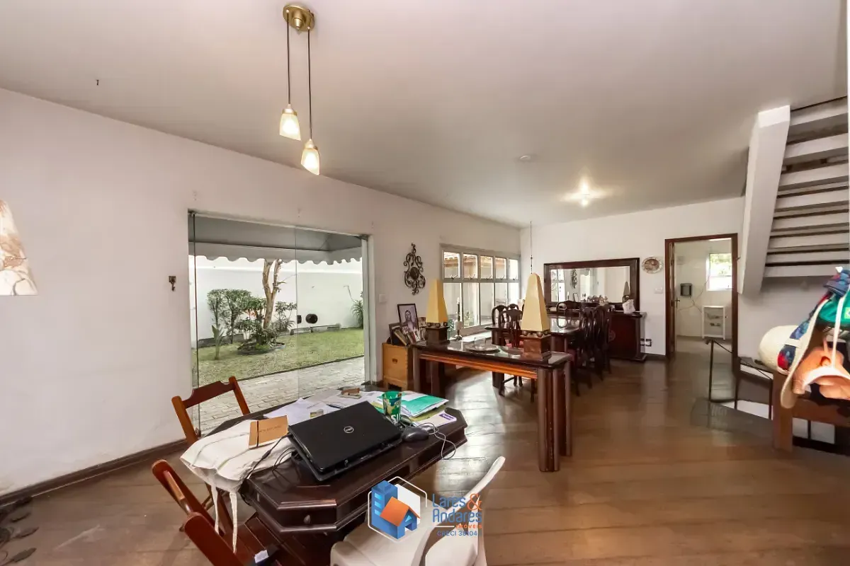 Imagem Casa para venda em Jardim dos Estados com 3 quartos, sendo 1 suíte, 410m²