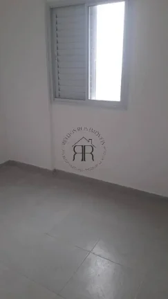 Imagem Imóvel seminovo Prédio de torre única, com amplo hall, 3 apartamentos por andar, elevadores amplo...