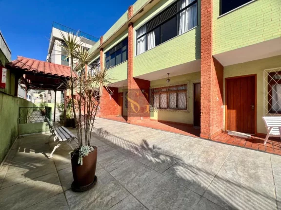 Imagem Casa para Venda em Teresópolis, Alto, 3 dormitórios, 2 banheiros, 1 vaga