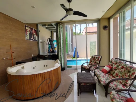 Imagem Casa de luxo em condomínio exclusivo em Vinhedo-SP: 3 quartos, 3 suítes, 3 salas, 6 banheiros, 5 vagas, 408 m². Venha conferir!