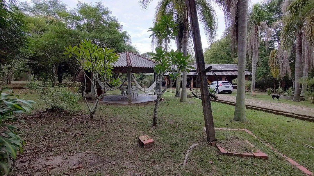 Imagem Sitio à venda no Lami, com 2 casas térreas, com 4 quartos cada uma