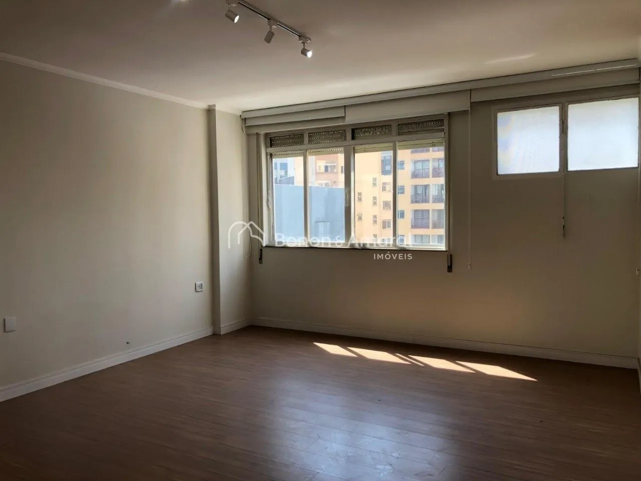 Imagem Apartamento Reformado à Venda no Edifício Cristina - Centro de Campinas
