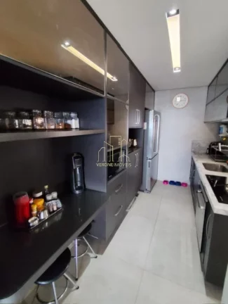 Imagem Apartamento de 110m² no Greenville, Salvador-BA: 2 quartos, 1 suíte, varanda gourmet com vista bosque. Reformado e finamente decorado.