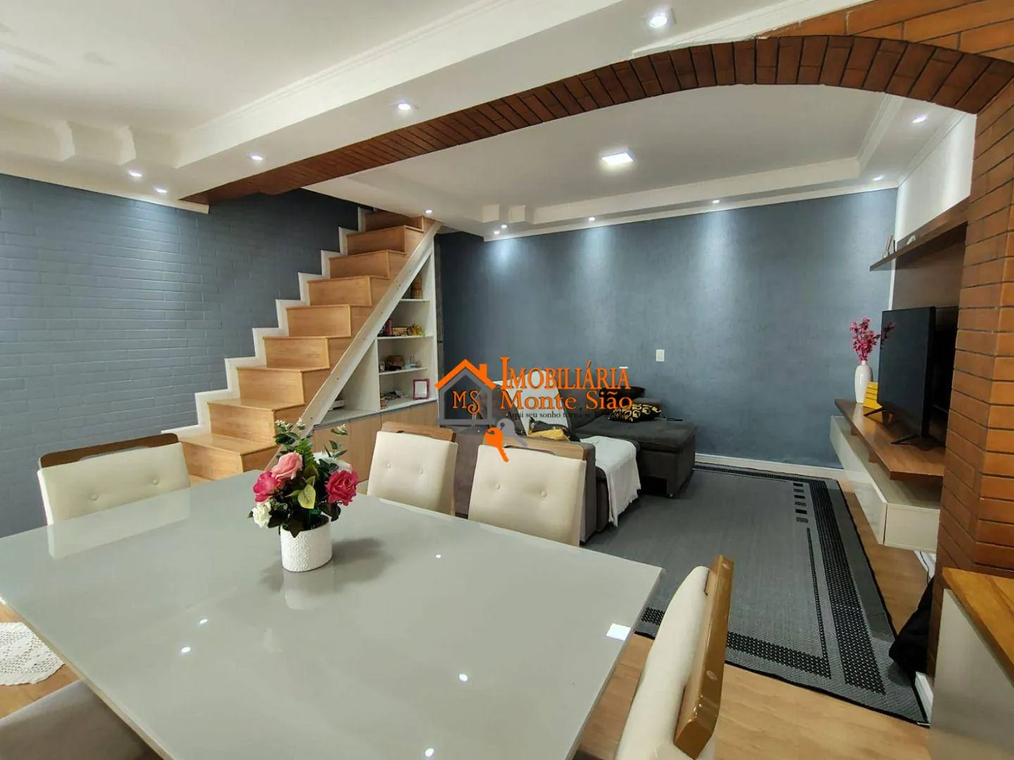 Imagem Sobrado com 3 dormitórios à venda, 167 m² por R$ 849.000,00 - Jardim Adriana - Guarulhos/SP
