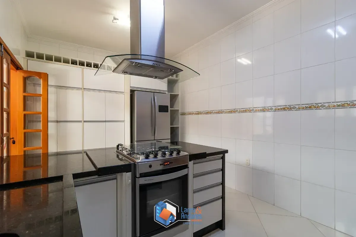 Imagem Sobrado para venda em Vila Clementino com 3 quartos, sendo 3 suítes, 241m²