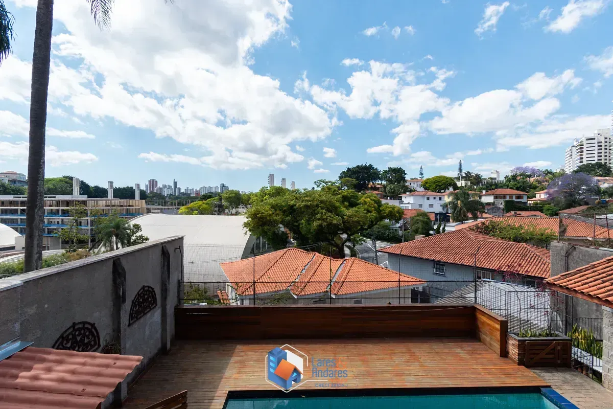 Imagem Casa para venda em Pacaembu com 4 quartos, sendo 3 suítes, 400m²