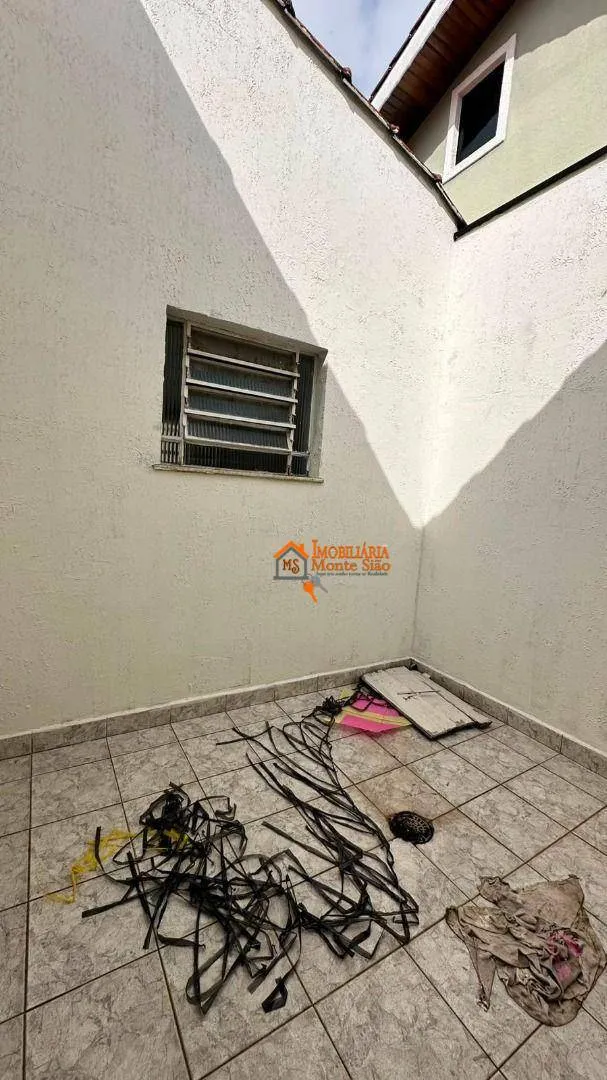 Imagem Casa Sobreposta com Piscina em Localização Privilegiada | 390 m² de Terreno