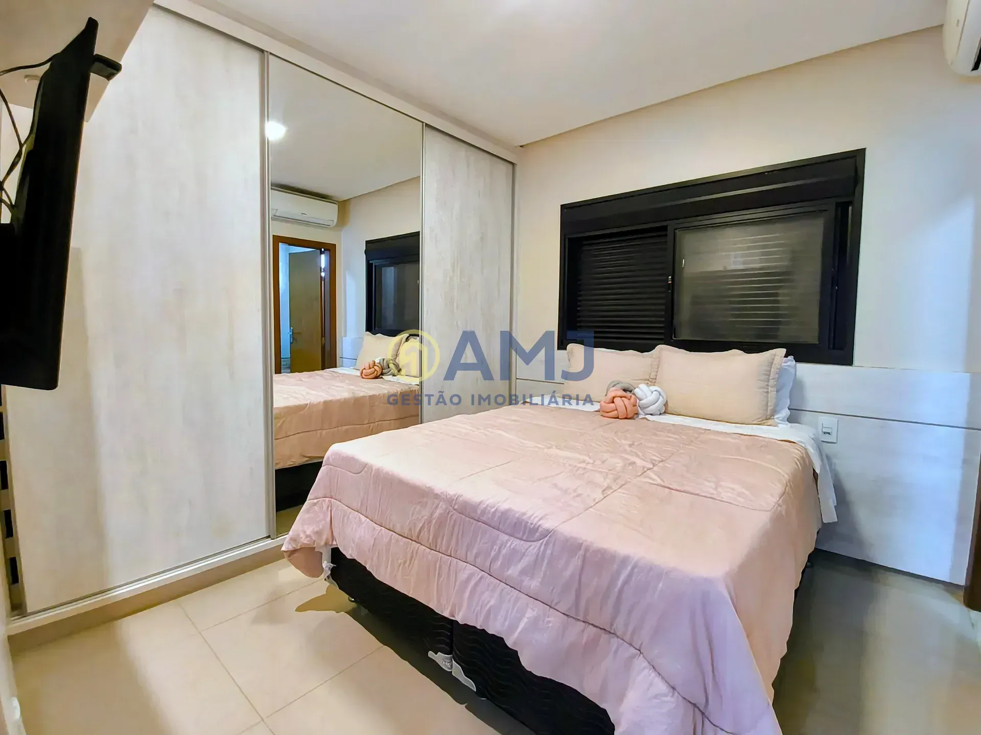 Imagem Sobrado à venda no Residencial Goiânia Golfe Clube- Portal do Sol Green
