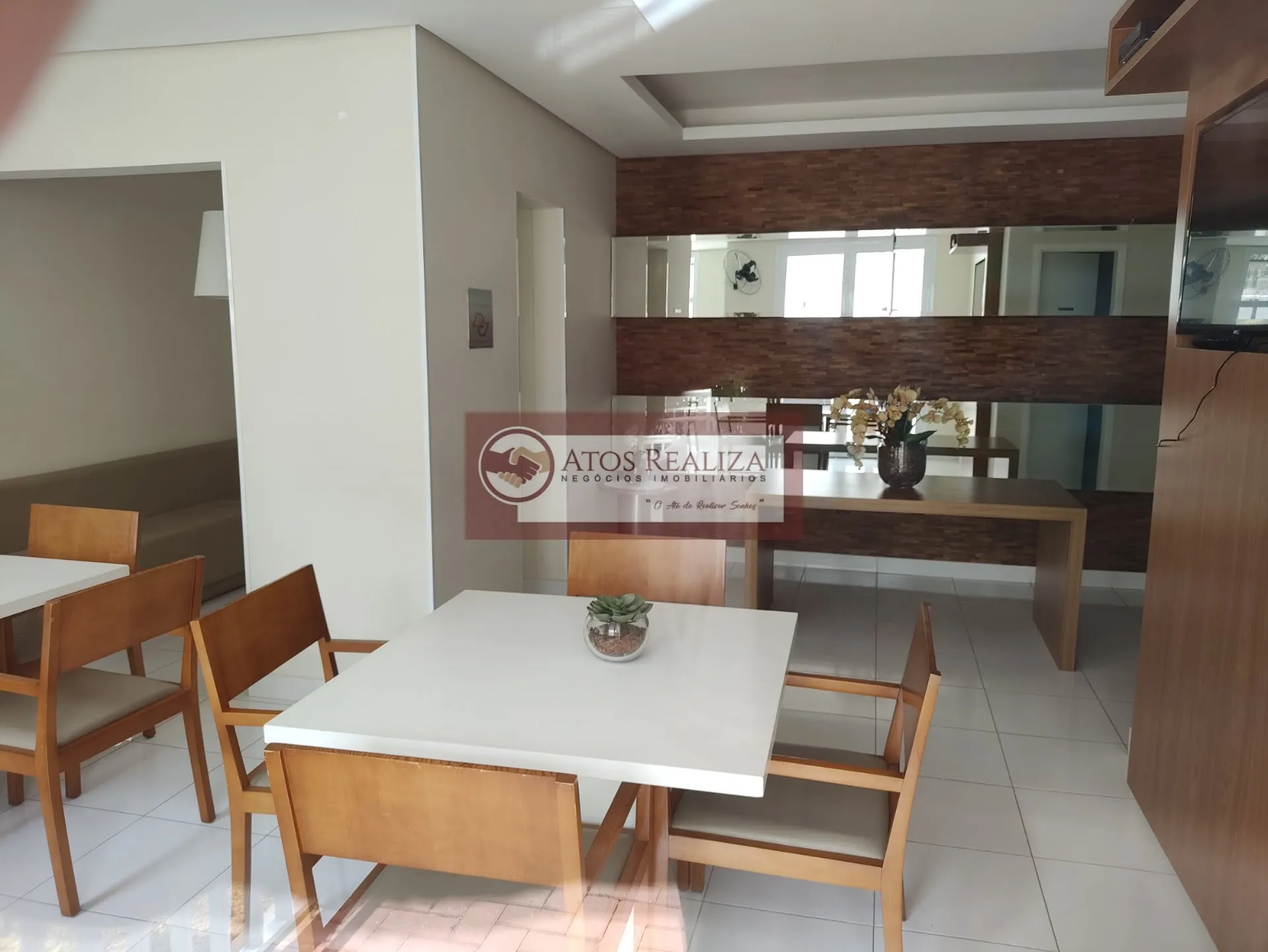 Imagem Compre Apartamento em Vila Isa com sacada - São Paulo
