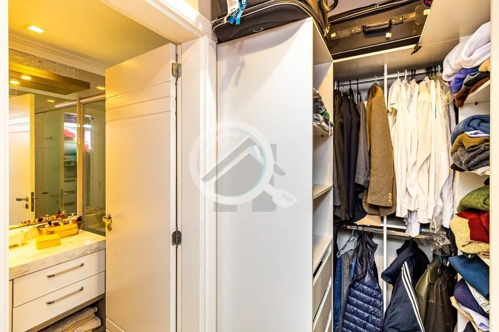 Imagem Desfrute do luxo em um apartamento totalmente mobiliado com 137m² de área privativa, composto por ...
