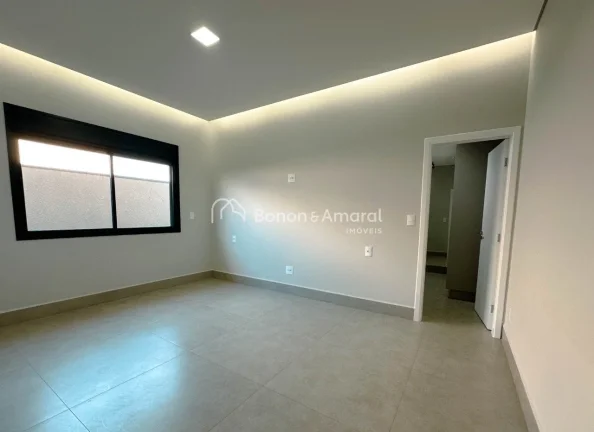 Imagem Casa térrea nova à venda com 3 quartos sendo 3 suítes, todas com armários planejados, ar condici...