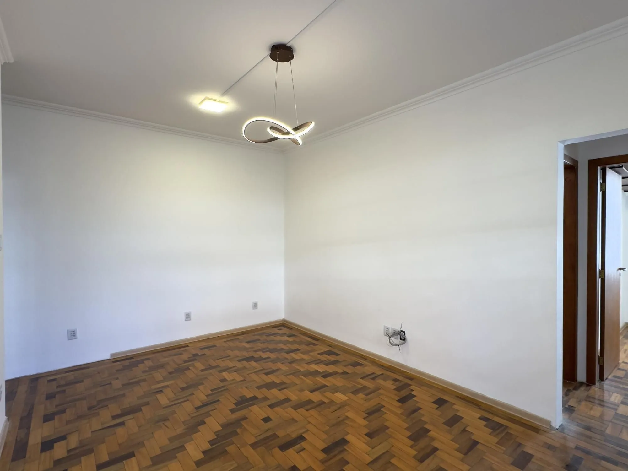 Imagem Apartamento reformado de 67m², 2 dormitórios com peças amplas na Praia de Belas