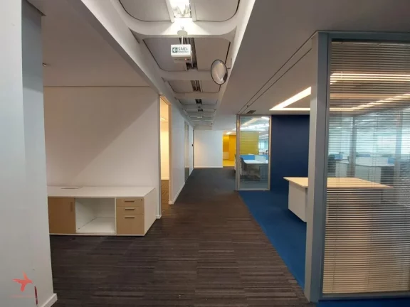 Imagem Locação de Sala Comercial de Alto Padrão em São Paulo - Jardim São Luís: 10 Salas, 12 Banheiros, 11 Vagas, 1.124m².
