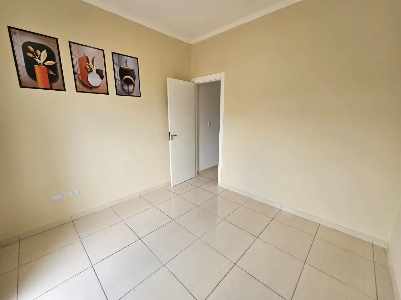Imagem Casa à venda em Sorocaba-SP, Jardim Topázio: 2 quartos, 1 sala, 2 banheiros, 1 vaga de garagem - 100m² de área