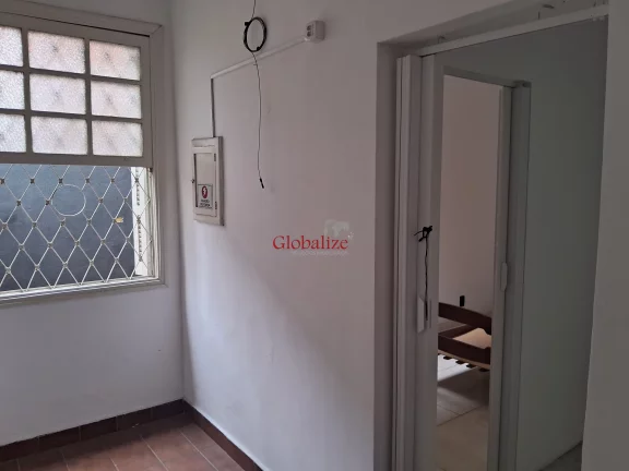 Imagem Casa sobreposta térrea em Santos no bairro do Gonzaga com características para ser comércio para locação por R$ 7.000,00 ou venda por R$ 1.175.000,00