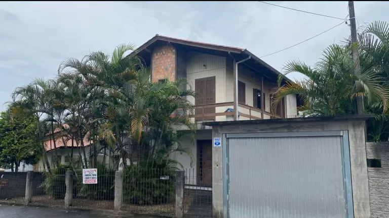 Foto do imóvel Casa com 6 Quartos à Venda, 140 m² em Rua Olavo João da Cunha, 0 - São Francisco, Criciúma - SC