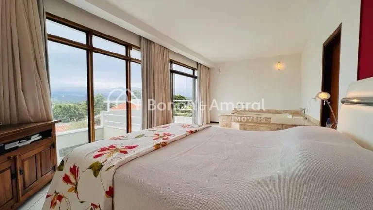 Imagem Linda casa em condomínio - ampla, funcional e muito aconchegante!

Documentação ok para financiam...