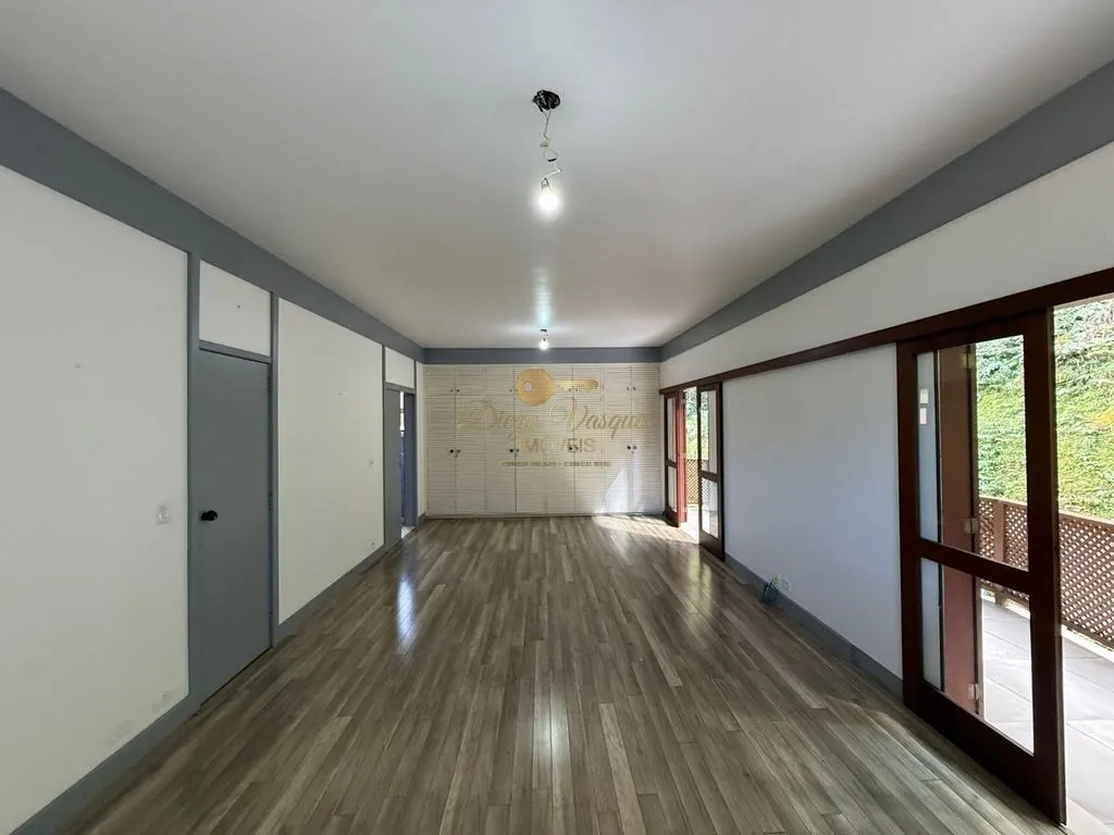 Imagem Casa em Condomínio para Venda em Teresópolis / RJ no bairro Granja Guarani