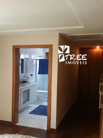 Imagem VENDA E LOCAÇÃO DE CASA NO CONDOMÍNIO NOVO HORIZONTE, EM ARUJÁ/SP, 350m² com 2 quartos, suíte, sala com lareira, piscina e churrasqueira. CONSULTE-NOS