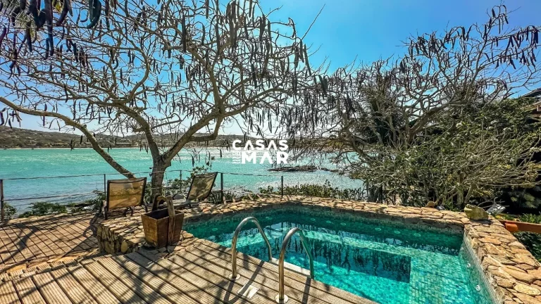Imagem Casa Frente Mar para Venda em Armação dos Búzios / RJ no bairro Ferradura